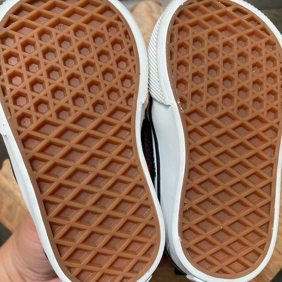 Vans Red and Black Kids Slip-On Sneakers - Picture 11 of 16